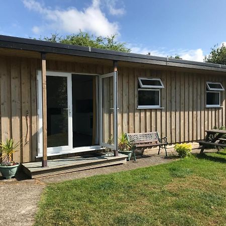 Kingfisher Glamping Cabin Бодмін Екстер'єр фото